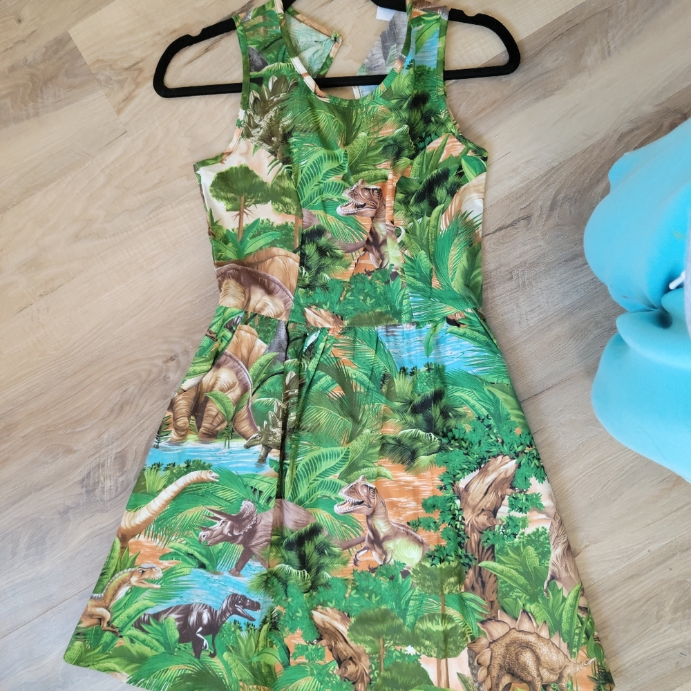 Retrolicious dino dress with pockets!